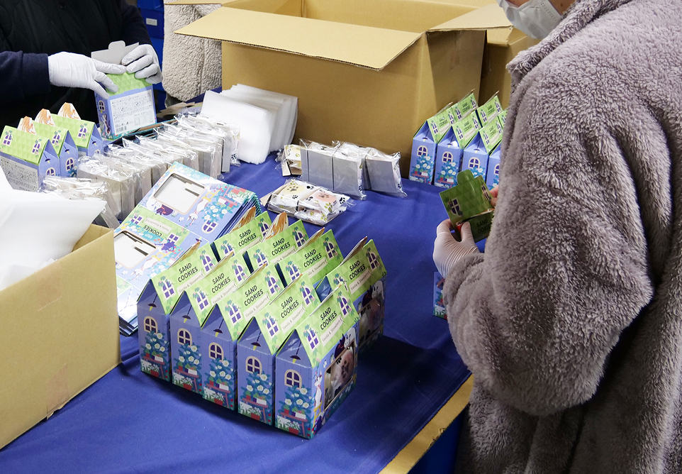 検品、ラベリング